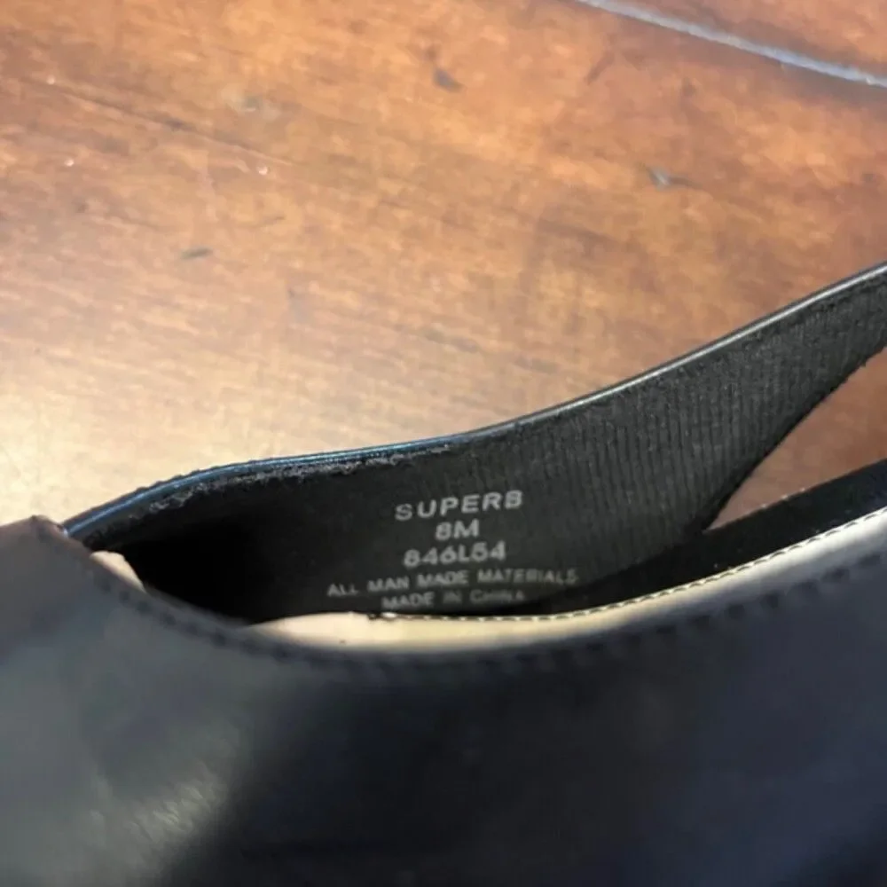 Life Stride Superb Women's Black Heels Cut out sides Patent Leather Size 8